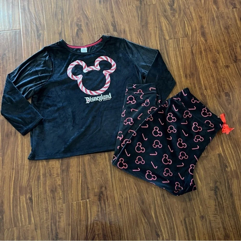 Disneyland Resorts Mickey Mouse Holiday Velour Pajama Set size 2X - Picture 2 of 9